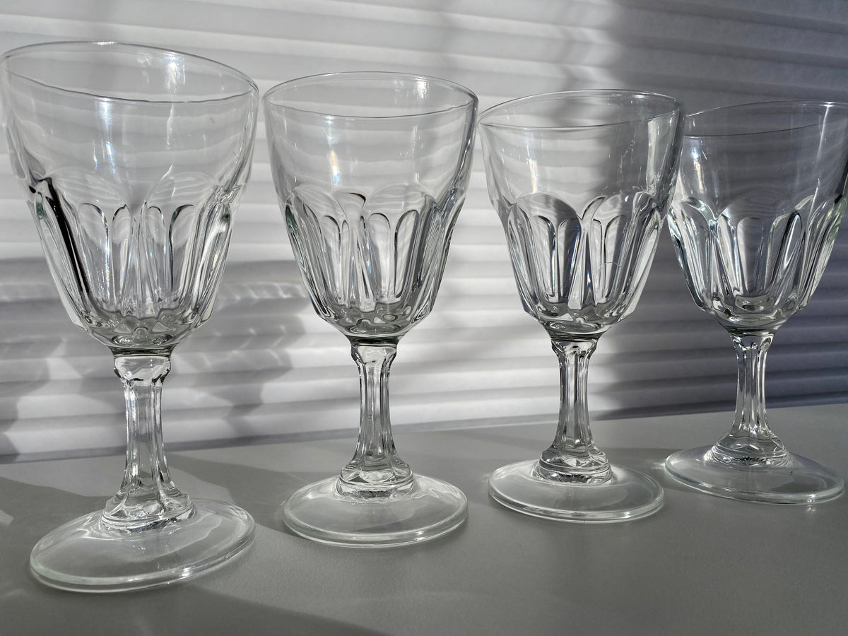 Arcoroc Vintage France Cut Crystal Wine Glasses – Happy Hour Vintage Goods  - A Curated Collection by Gastronomblog