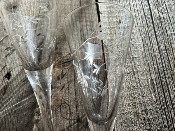 Set of 2 Vintage Etched Flowers Large Champagne Flutes