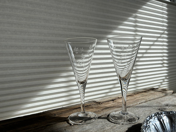 Set of 2 Vintage Etched Flowers Large Champagne Flutes