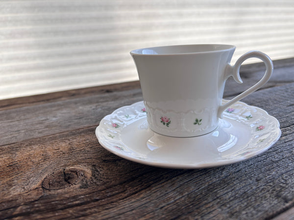 Vintage German Franconia-Krautheim Pirouette Teacup and Saucer