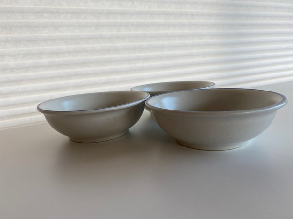 Individual Vintage Yorktowne Pfaltzgraff Bowl