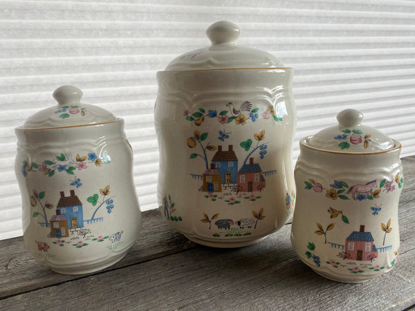 Set of 3 Vintage International Heartland Cannisters With Lids