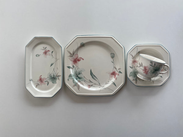 Vintage Mikasa French Lily Set