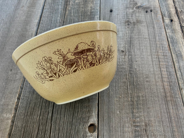 Vintage Pyrex Forest Fancies 402 Bowl