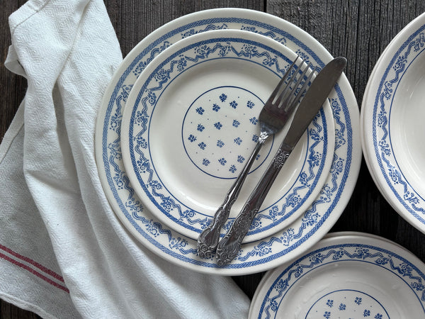 Individual Vintage Oxford Brazil Blue Floral Dinner Plate