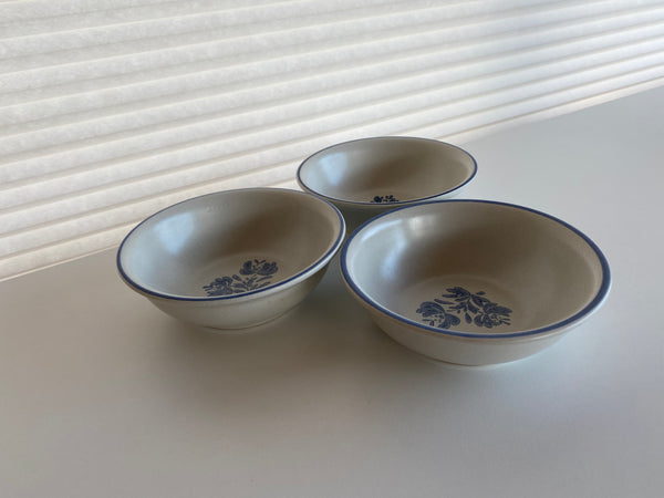 Individual Vintage Yorktowne Pfaltzgraff Bowl