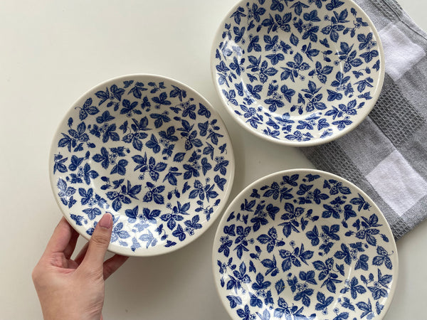 Vintage Individual Churchill Blue Bramble Bowls