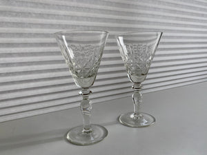 Set of 2 Vintage Wine Glasses