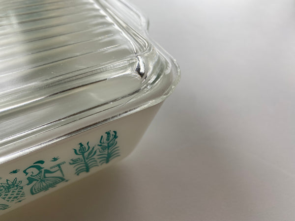 Vintage Pyrex Amish Butterprint Blue Large Refridgerator Container With Lid