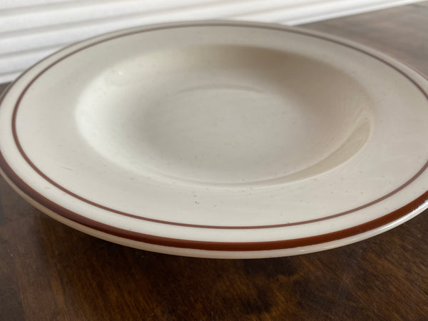 Tuxton China Bahamas Brown Rimmed Pasta Plate (15oz.)