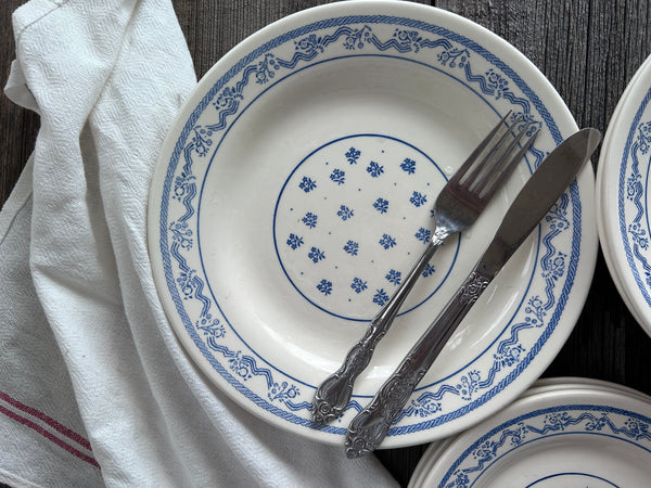 Individual Vintage Oxford Brazil Blue Floral Dinner Plate