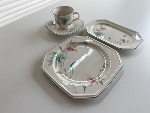 Vintage Mikasa French Lily Set