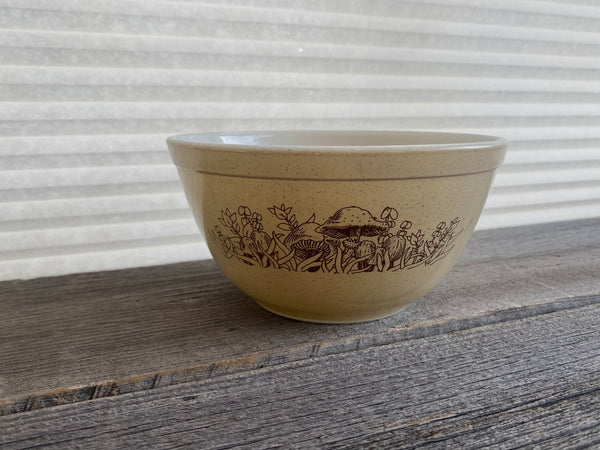 Vintage Pyrex Forest Fancies 402 Bowl