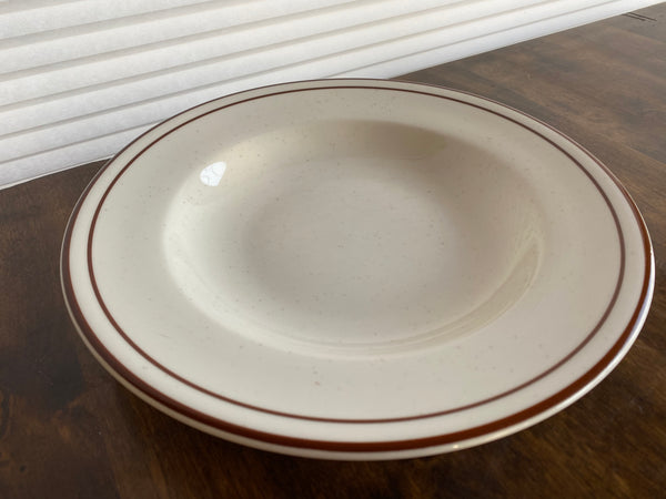 Tuxton China Bahamas Brown Rimmed Pasta Plate (15oz.)