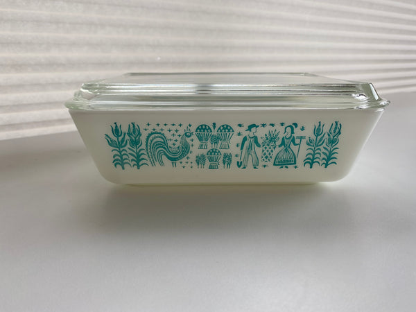 Vintage Pyrex Amish Butterprint Blue Large Refridgerator Container With Lid